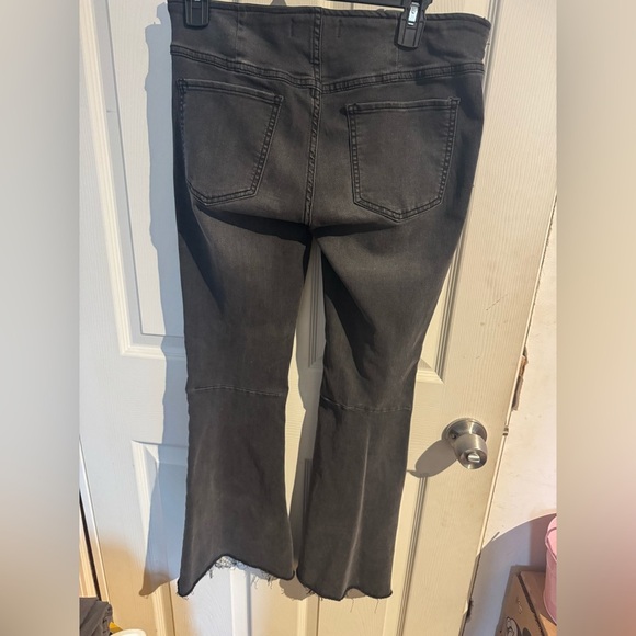 We The Free Pull On Faded Black Flare Jeans 28 - Picture 6 of 14